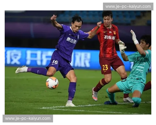 绿茵争锋，荣耀之战：苏宁与河北华夏的宿命对决